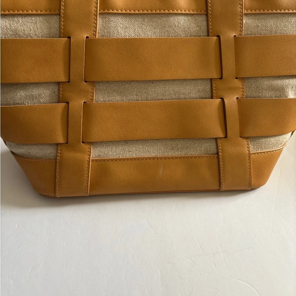 MIZTIQUE TAN NATURAL FAUX LEATHER AND CANVAS HAND BAG ZIP CLOSURE POCKET INSIDE